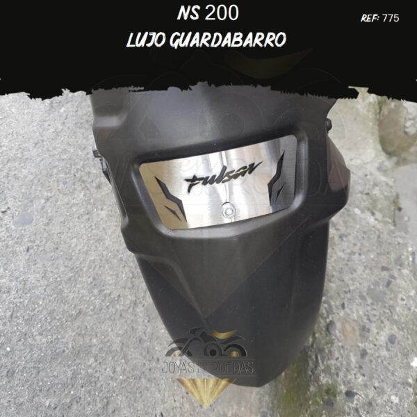 moto NS 200 lujo guardabarro