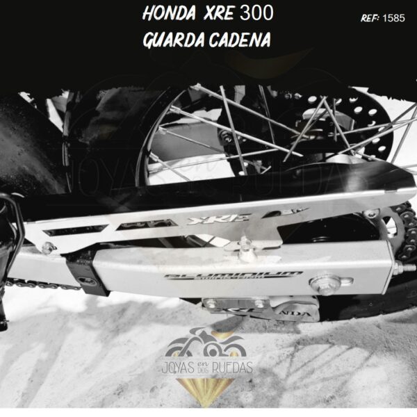 moto Honda XRE 300 guarda cadena
